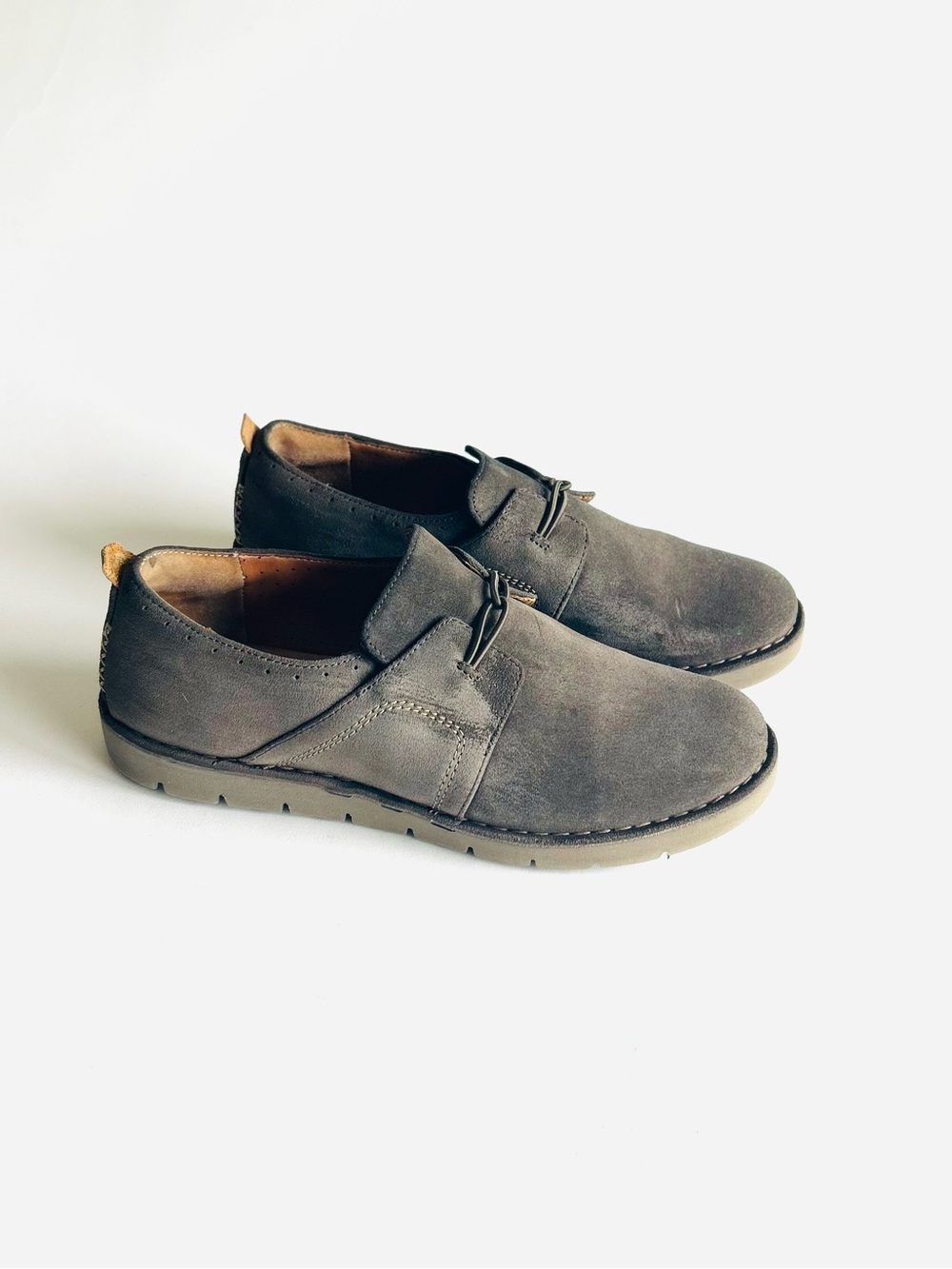 Clark’s Olive Green Suede Leather Rubber Outsole Loafers Size 8.5
